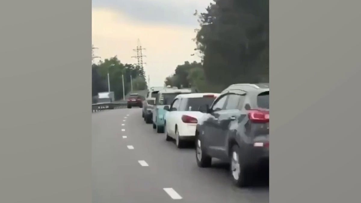 foxnews.com - Efrat Lachter - WATCH: Fights break out at Russian gas stations as Putin admits fuel shortages
