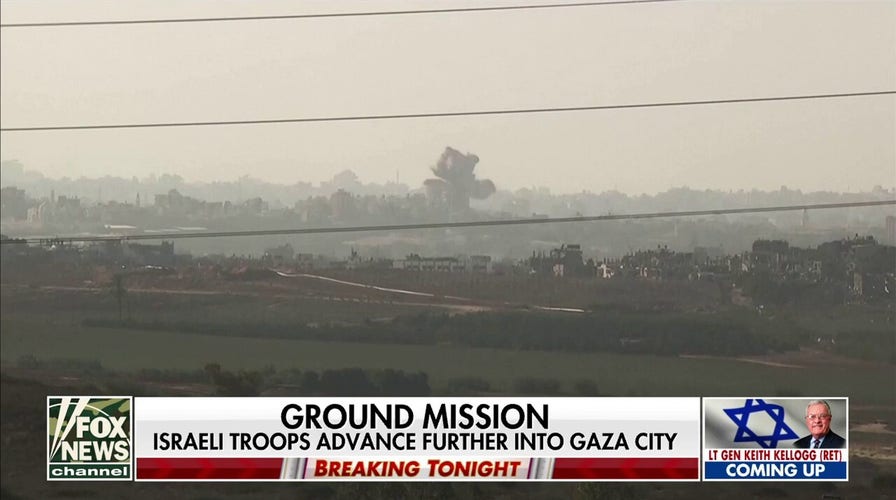  Israeli forces press into Gaza