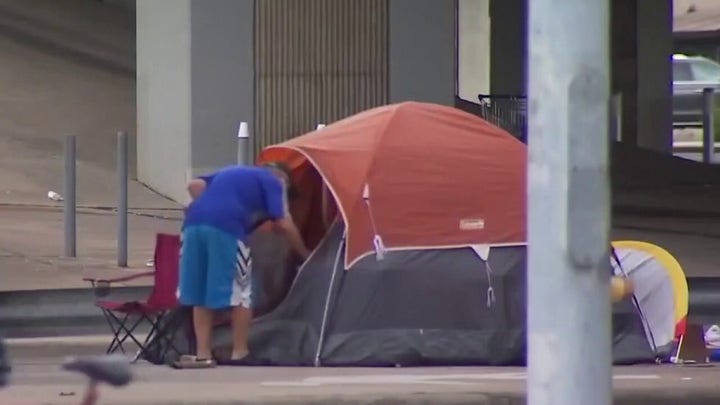 奥斯汀, Texas votes to bring back ban on homeless camps