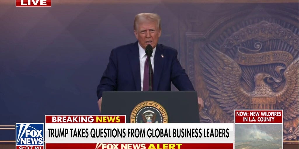 Trump calls on banks to do business with conservatives: 'What you're doing is wrong'