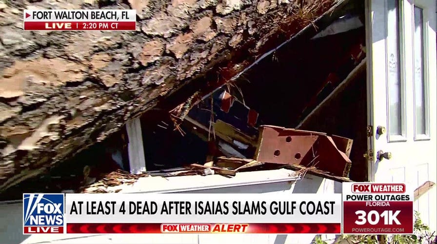 Hurricane Isaias moves north after slamming Gulf Coast