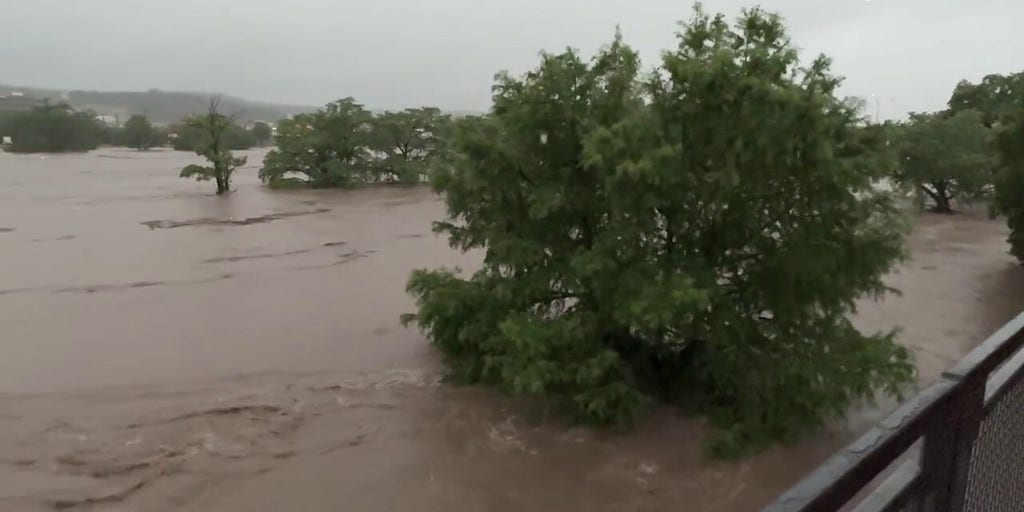 Severe flooding along Guadalupe River prompts evacuations | Fox News Video