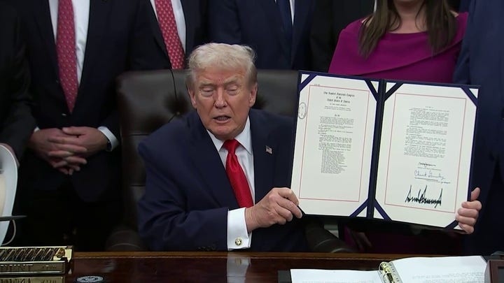 Trump honors 1980 'Miracle on Ice' USA hockey team