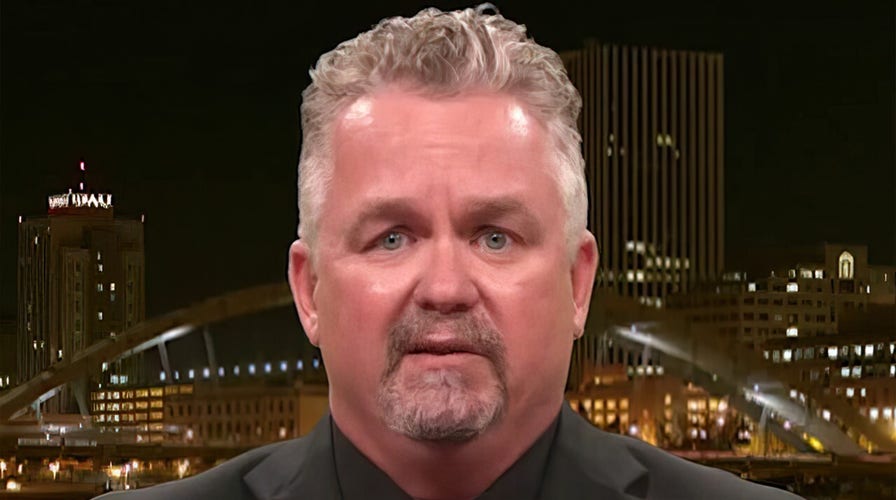 Former ICE official pushes back on Psaki’s claim that migrants are being flown to detention centers