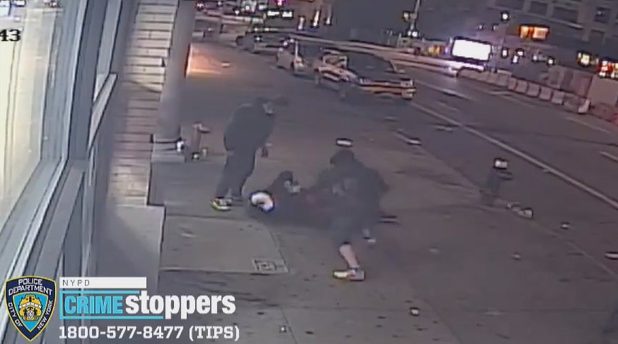 Man dragged outside NYC store and attacked