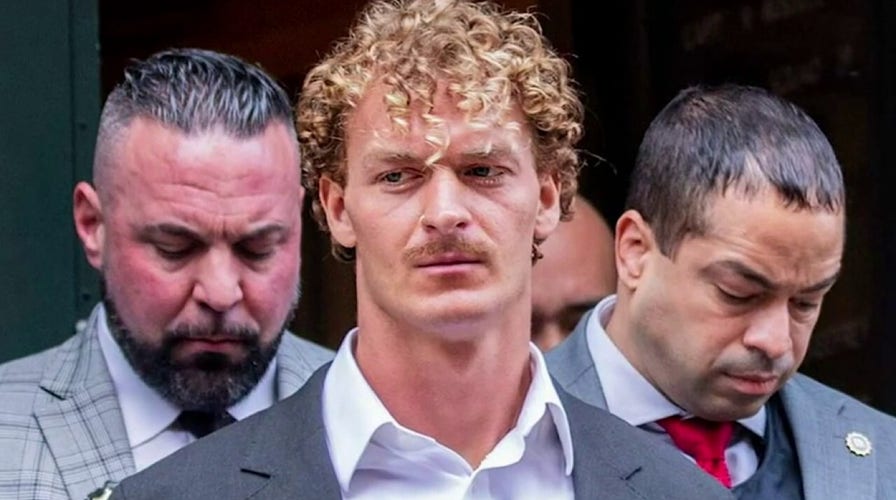 NY grand jury indicts Marine vet in subway chokehold case: sources