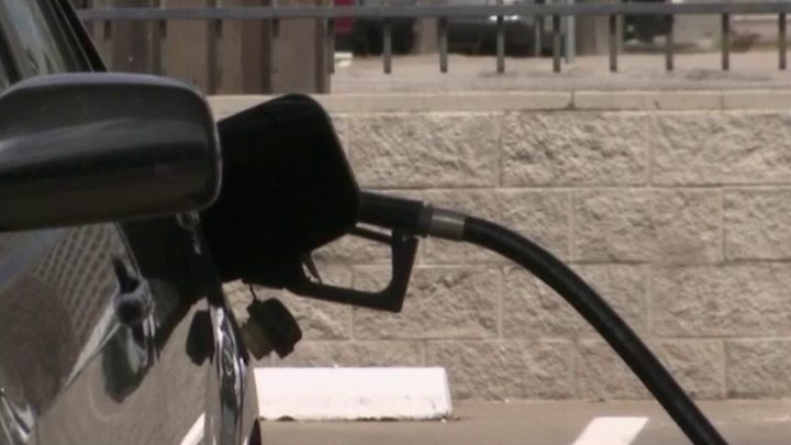 US gas prices drop below $2 per gallon