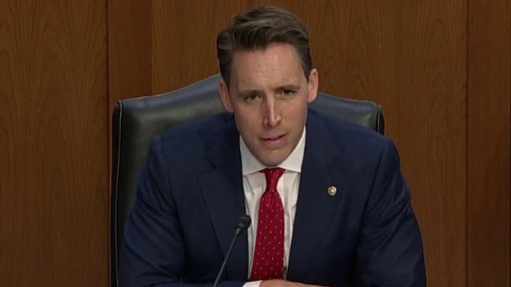 Sen. Hawley accuses Dems of 'attempted Borking' of Judge Barrett