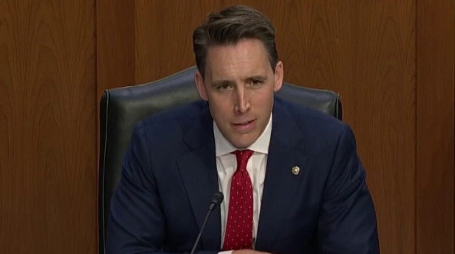 Sen. Hawley accuses Dems of 'attempted Borking' of Judge Barrett
