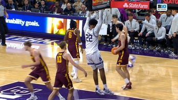 Northwestern's Nick Martinelli lobs it to Arrinten Page for STRONG alley oop vs. Minnesota 