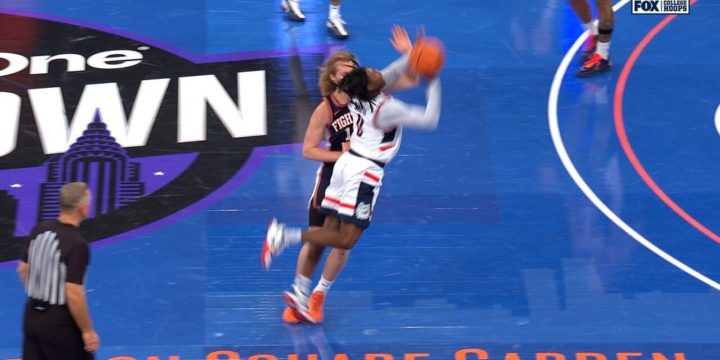 UConn's Malachi Smith banks in RIDICULOUS 3-pointer vs. Illinois