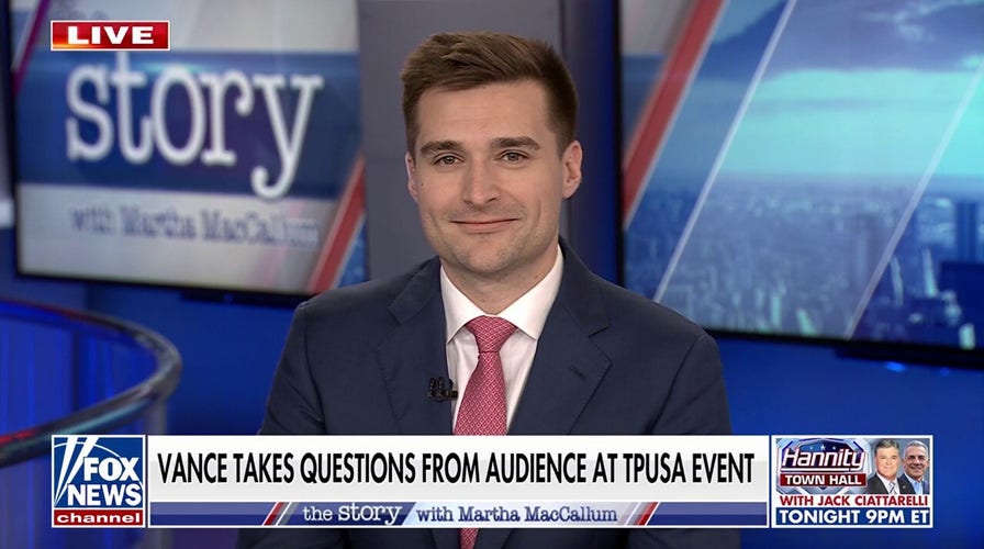 Democrats should be 'a little freaked out' after JD Vance’s TPUSA appearance: Former Trump campaign advisor