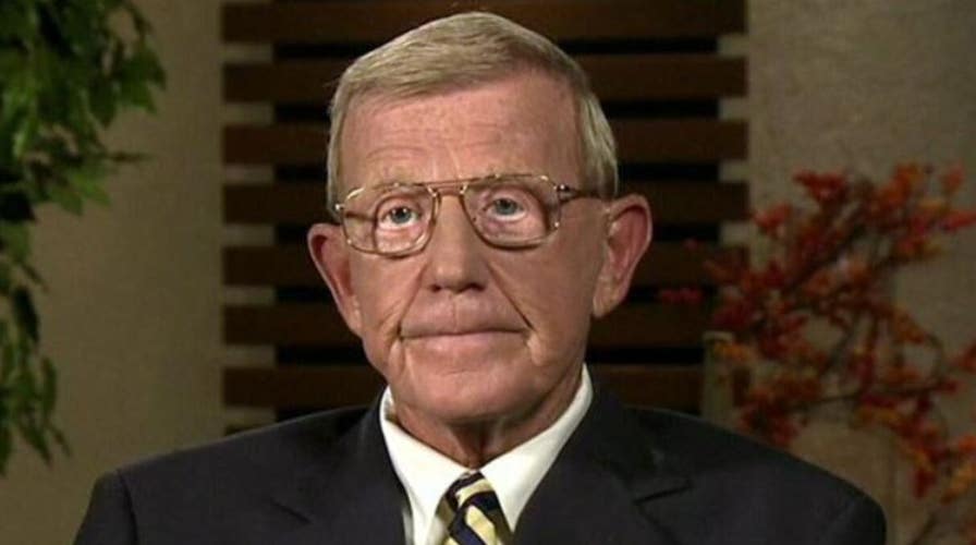 Lou Holtz responds to Notre Dame's decision after he questions Biden's Catholicism