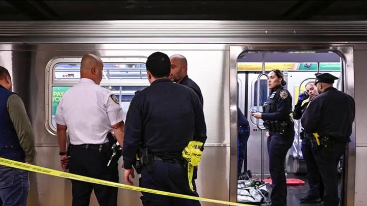 Manhattan DA's office investigating death of homeless man placed in choke hold on subway