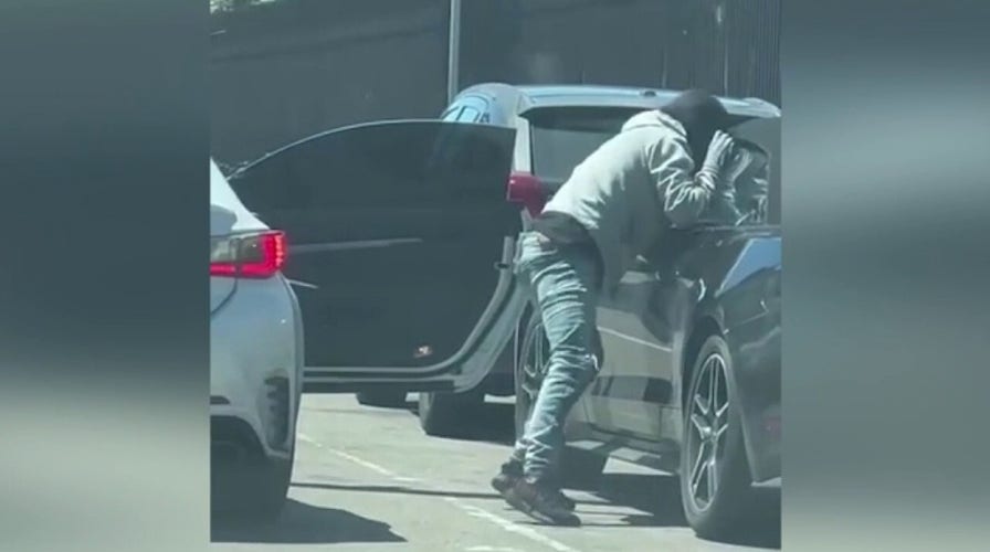 California burglars caught on camera brazenly ransacking cars in San Francisco