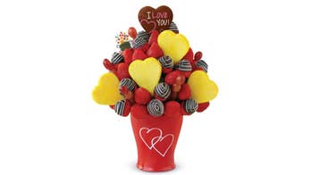 How do Edible Arrangements stay fresh?