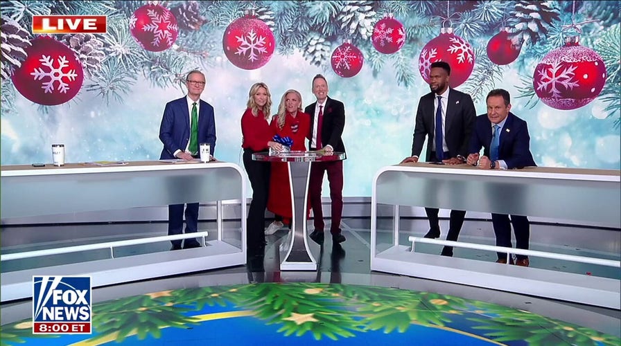 ‘FOX & Friends’ hosts debate top Christmas questions