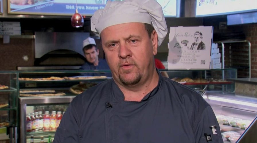 NYC restaurant giving out free pizza to first responders