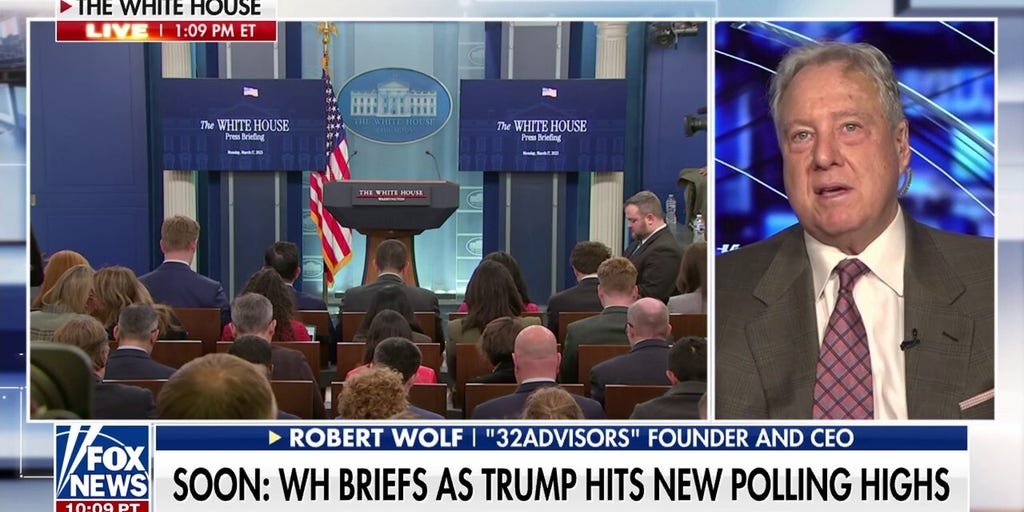 Democrats acted 'completely disrespectful at the joint session, Former Obama adviser says