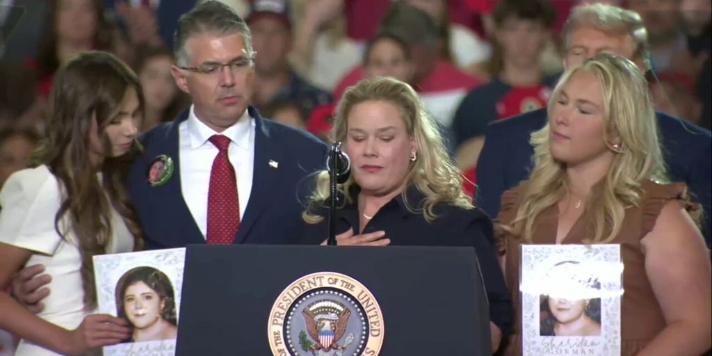 Angel mom joins Trump onstage in New York, says her daughter's 'life was stolen'