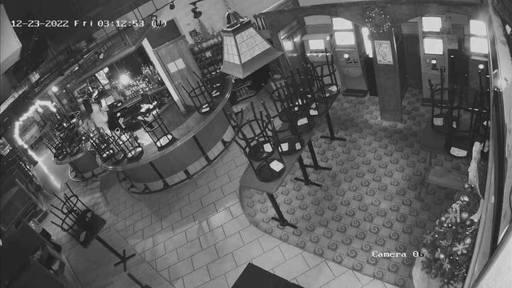 Ohio deputies mock 'Blizzard Bandit' who made off with 'precisely $0.00'