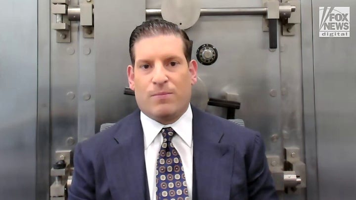  Criminal defense attorney reacts to 'disgusting' decision after New Jersey police officer's killer released on parole