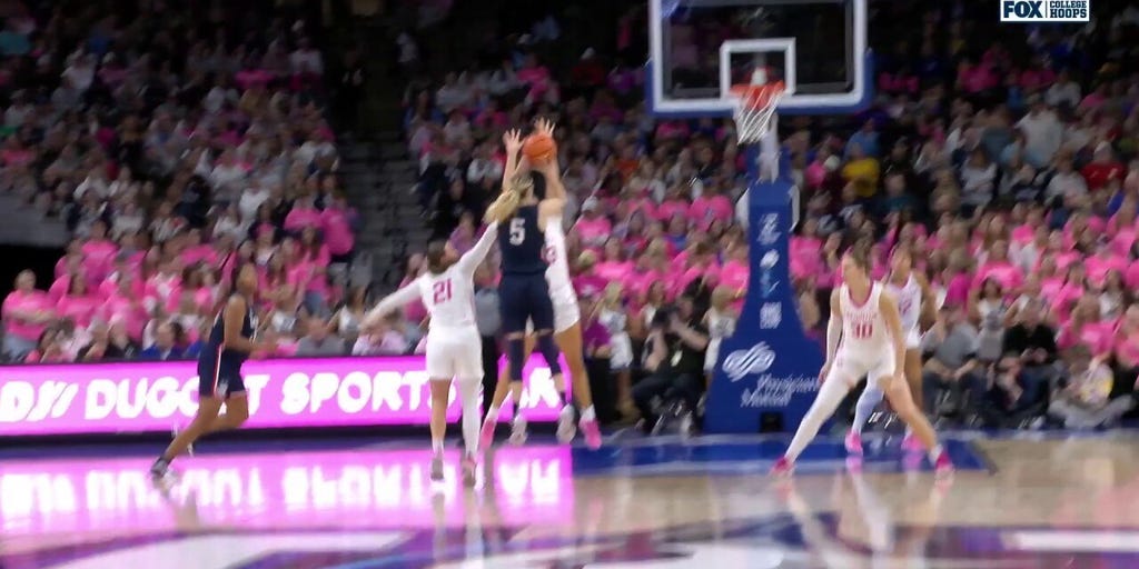 Paige Bueckers drills jump shot OVER TWO DEFENDERS, extending UConn's lead over Creighton