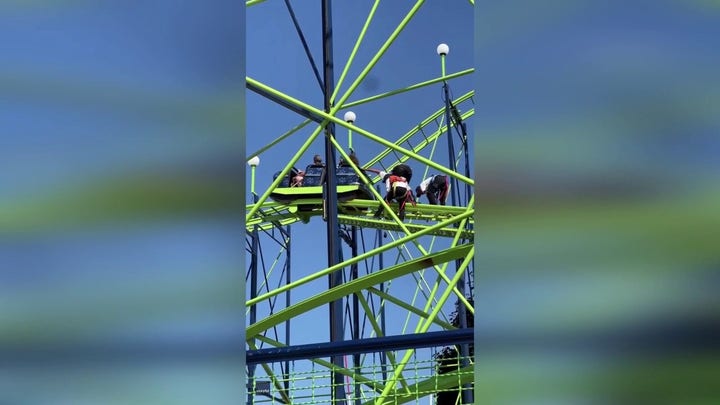 Washington State Fair roller coaster malfunctions on slope, rescuers forced to manually push ride