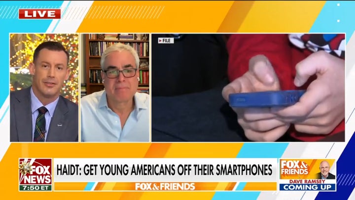 Author urges young Americans to get off smartphones in new book