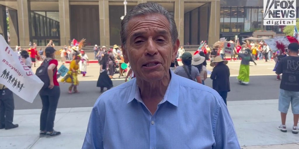 Former LA mayor, California gubernatorial candidate joins May Day march to 'protect democracy'