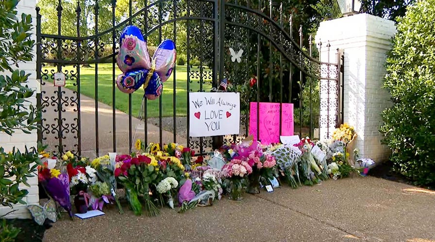 WATCH LIVE: Fans gather outside Dolly Parton’s Tennessee home following her death