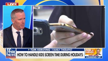 Family therapist shares advice on handling screen time during the holidays