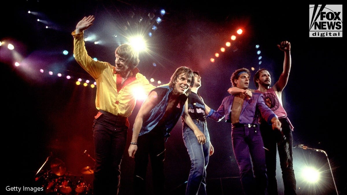 Journey's Jonathan Cain recalls frontman Steve Perry leaving the band for  good: 'He was fragile' | Fox News