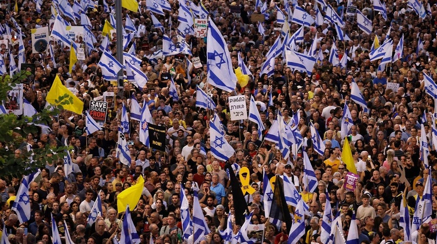 Thousands of Israeli protesters call for cease-fire deal after murder of six hostages