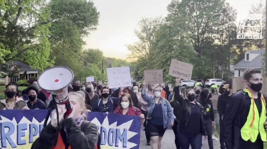 Protesters march to Justice Alito's home, hold 'vigil for abortion rights'