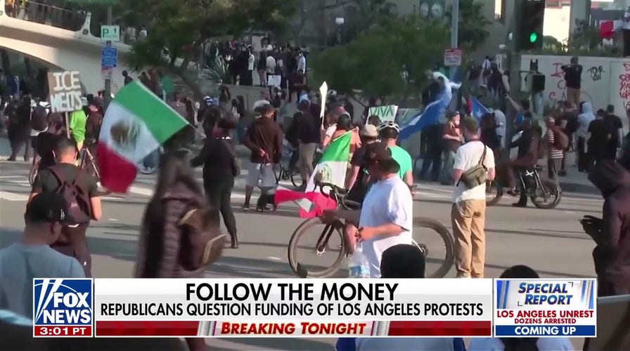  President Trump underlines question of who is showing up to riot