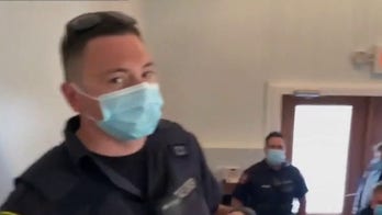 Canadian pastor kicks out police trying to shut down Easter Service