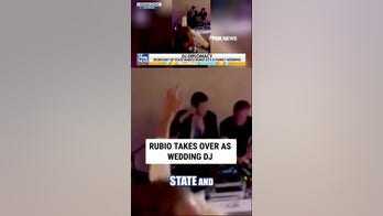 Rubio TAKES OVER as wedding DJ