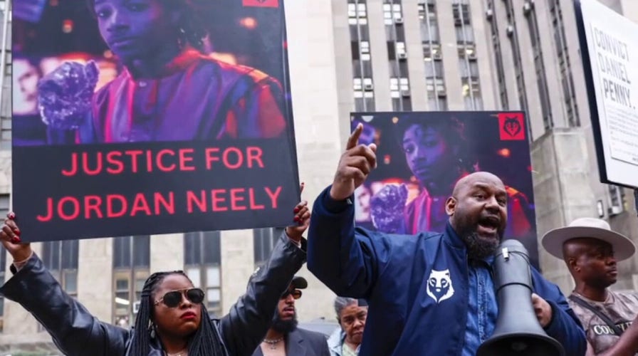 El movimiento Black Lives Matter se enfada por amenazar con protestar si Daniel Penny es absuelto
