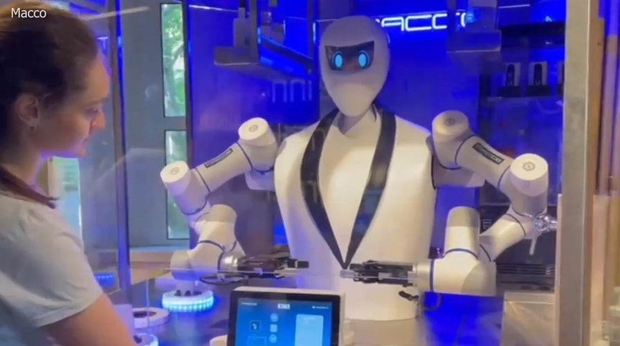 Are robot mixologists a threat to human bartenders?
