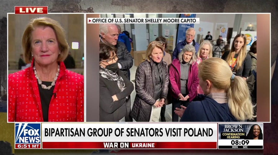 Senator describes 'heartbreaking' visit to Ukrainian refugee camp in Poland