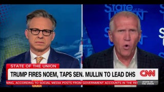 Thom Tillis calls for President Trump to get rid of Stephen Miller