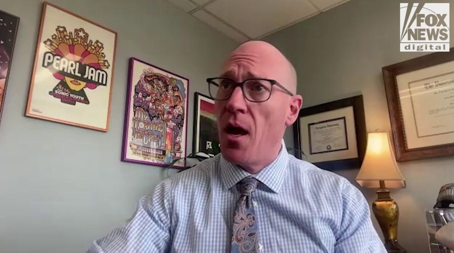 Former Colorado authoritative   says proceedings  could beryllium  impacted if Suzanne Morphew's assemblage  is cremated