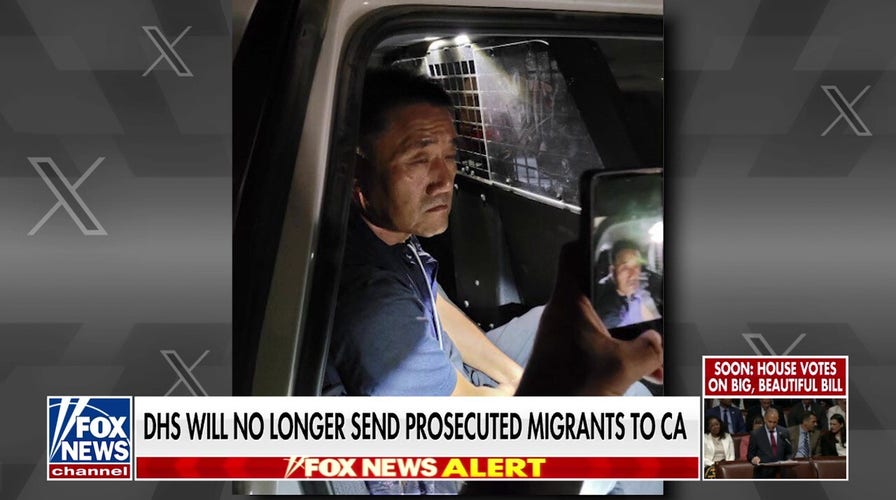 DHS halts migrant flights to California over sanctuary policies