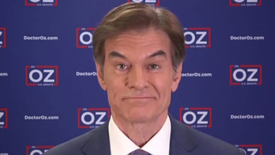 DrOz Helps Save Man's Life at Newark Airport by Performing CPR - PEOPLEcom