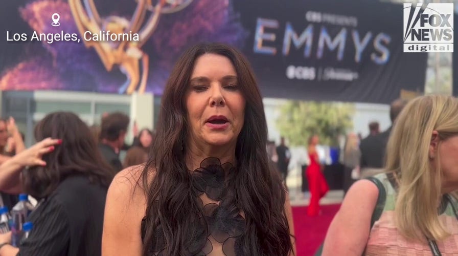 Lauren Graham talks reuniting with her 'Gilmore Girls' co-stars at the 2025 Emmy Awards
