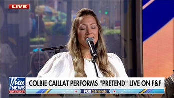  Colbie Caillat performs 'Pretend'