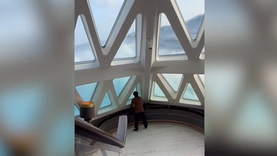 Luxury cruise ship caught in 40-foot waves while sailing through Drake Passage