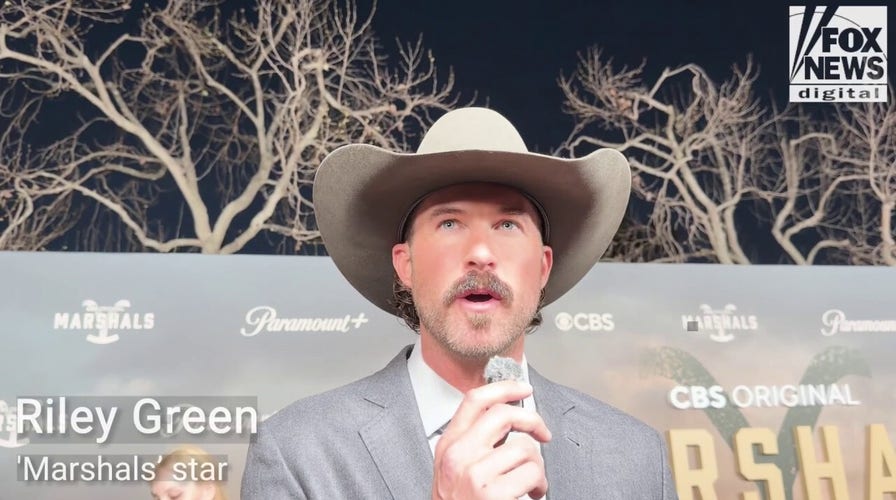 Riley Green chooses Alabama workplace  implicit    Nashville fame