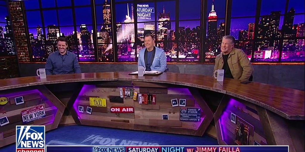 The 'Fox News Saturday Night' Panel Breaks Down Why Democrats Are Struggling With Male Voters